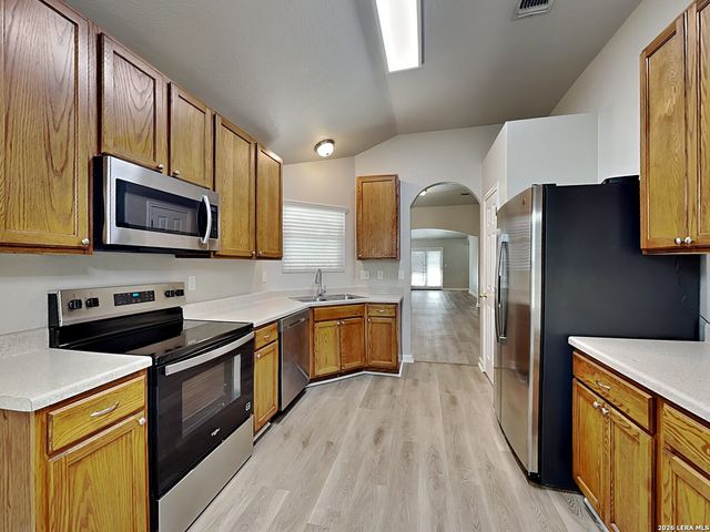 9822 Vandenberg, San Antonio, TX 78245