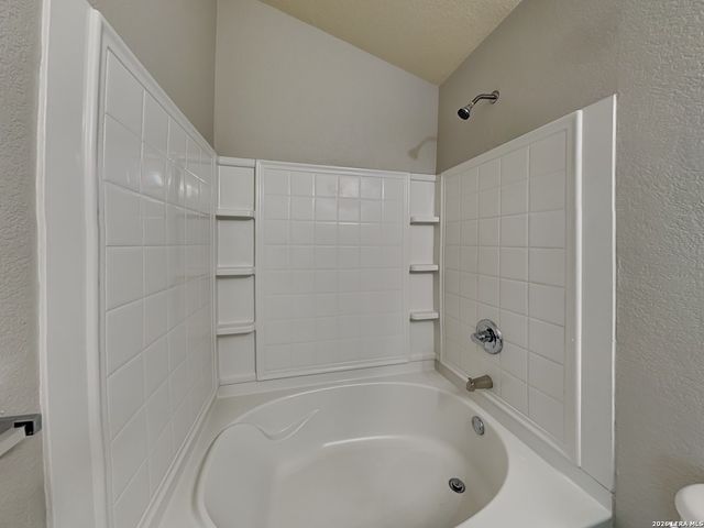 9822 Vandenberg, San Antonio, TX 78245