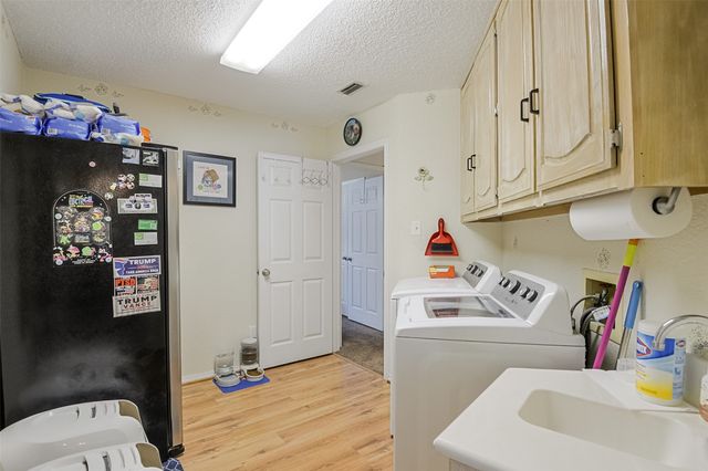 813 Shady Creek Drive, Kennedale, TX 76060