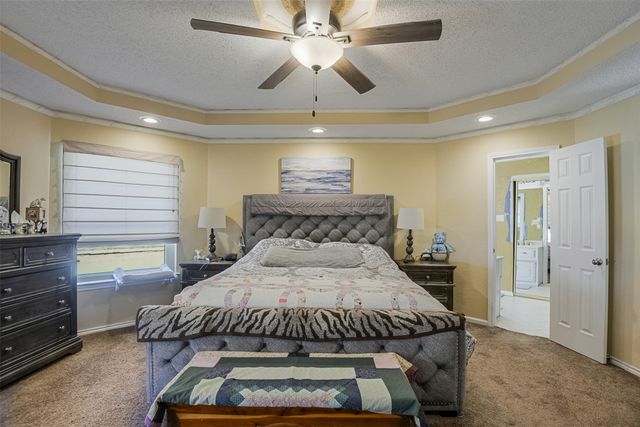 813 Shady Creek Drive, Kennedale, TX 76060