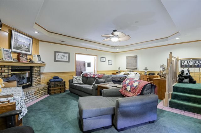 813 Shady Creek Drive, Kennedale, TX 76060