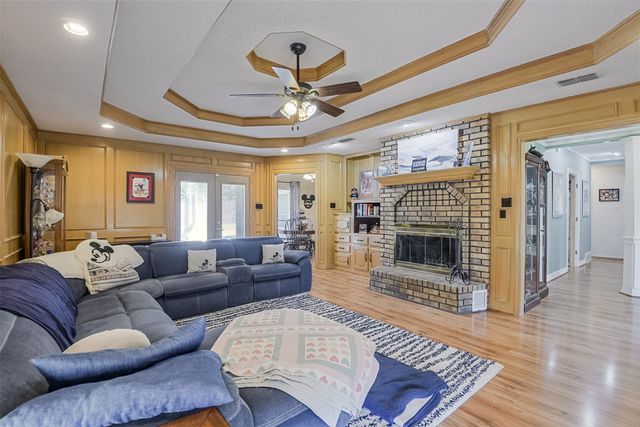 813 Shady Creek Drive, Kennedale, TX 76060