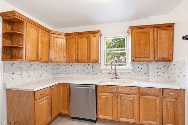 532 Hazel Place, Akron, OH 44304