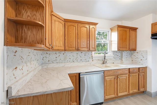532 Hazel Place, Akron, OH 44304