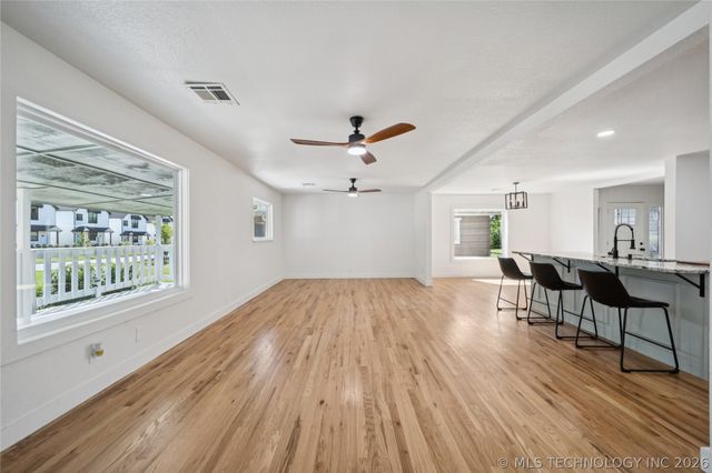 512 W Dallas Street W, Broken Arrow, OK 74012