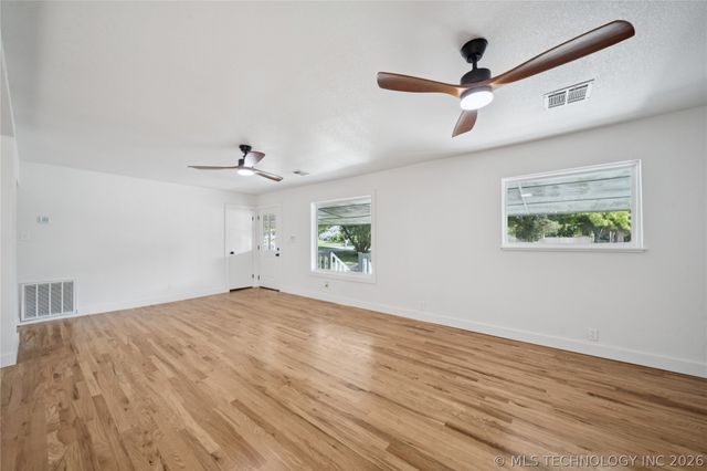 512 W Dallas Street W, Broken Arrow, OK 74012