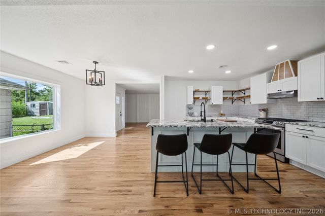 512 W Dallas Street W, Broken Arrow, OK 74012