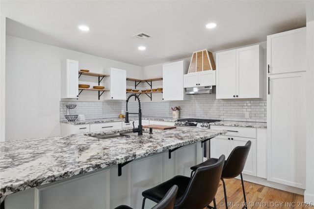 512 W Dallas Street W, Broken Arrow, OK 74012