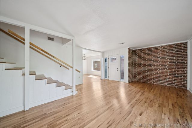 512 W Dallas Street W, Broken Arrow, OK 74012