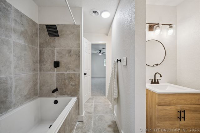 512 W Dallas Street W, Broken Arrow, OK 74012
