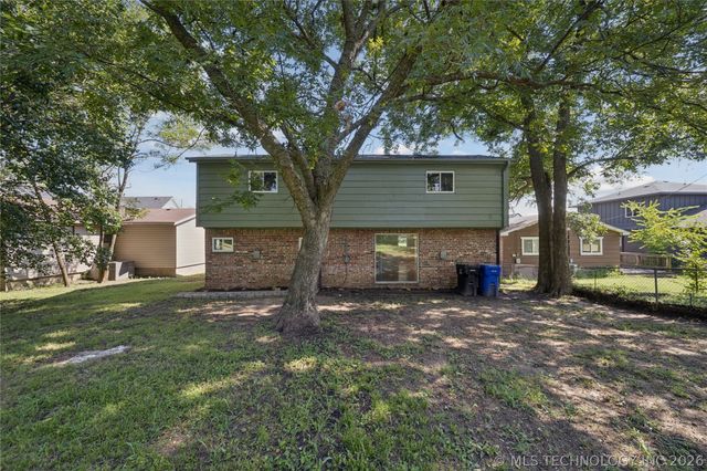512 W Dallas Street W, Broken Arrow, OK 74012