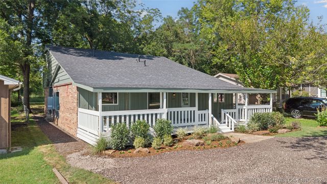 512 W Dallas Street W, Broken Arrow, OK 74012
