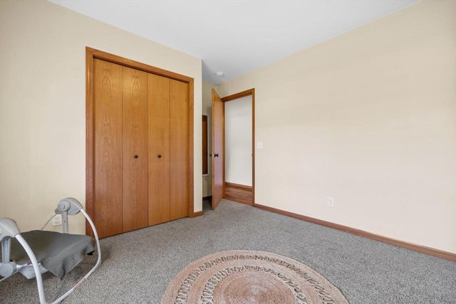 521 Tomahawk DRIVE, Twin Lakes, WI 53181