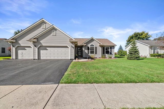 521 Tomahawk DRIVE, Twin Lakes, WI 53181