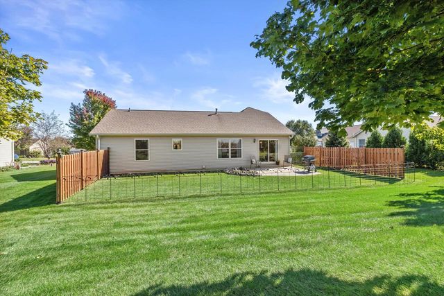521 Tomahawk DRIVE, Twin Lakes, WI 53181