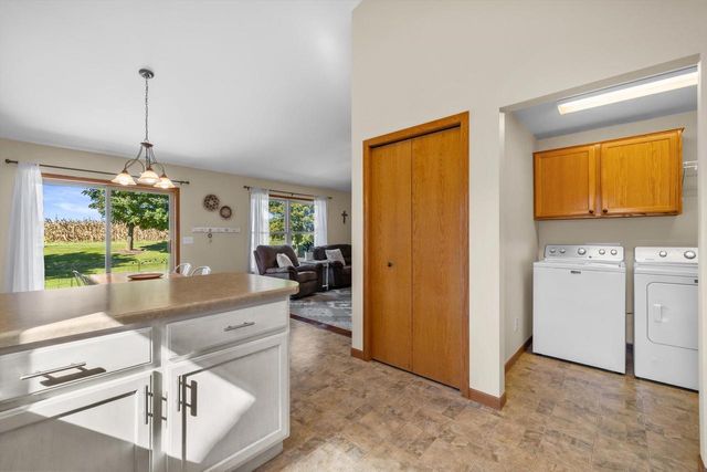 521 Tomahawk DRIVE, Twin Lakes, WI 53181