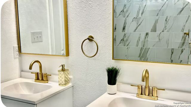 1414 hicks, San Antonio, TX 78210