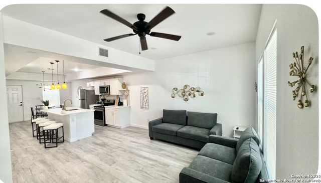 1414 hicks, San Antonio, TX 78210