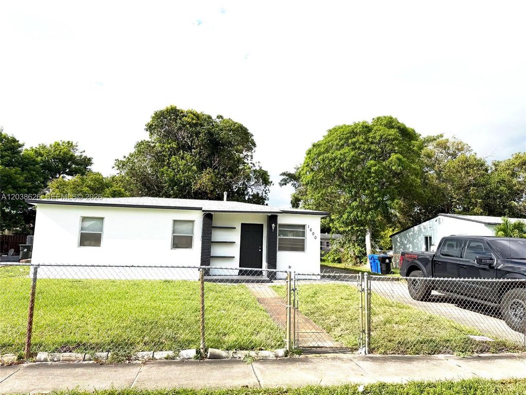 1600 NW 13th Court 1, Fort Lauderdale, FL 33311