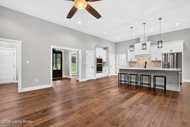 173 Alexander Way, Fisherville, KY 40023