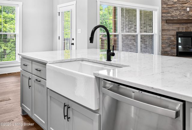 173 Alexander Way, Fisherville, KY 40023