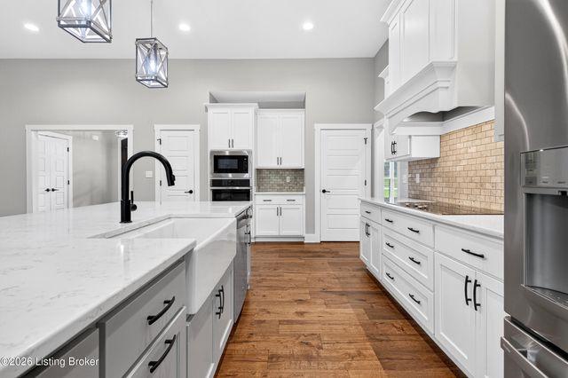 173 Alexander Way, Fisherville, KY 40023