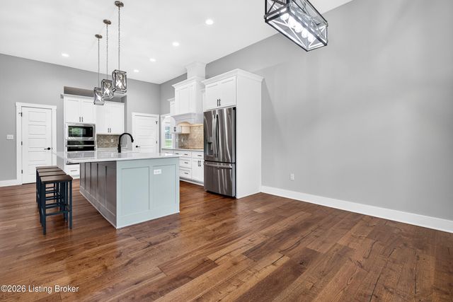173 Alexander Way, Fisherville, KY 40023