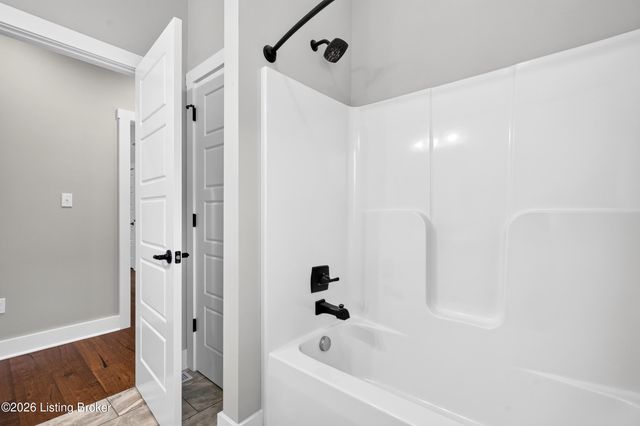 173 Alexander Way, Fisherville, KY 40023