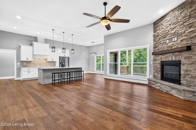 173 Alexander Way, Fisherville, KY 40023