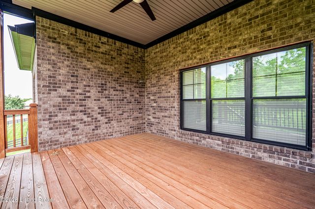 173 Alexander Way, Fisherville, KY 40023