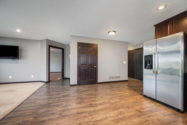 905 Wencel Avenue NE, New Prague, MN 56071