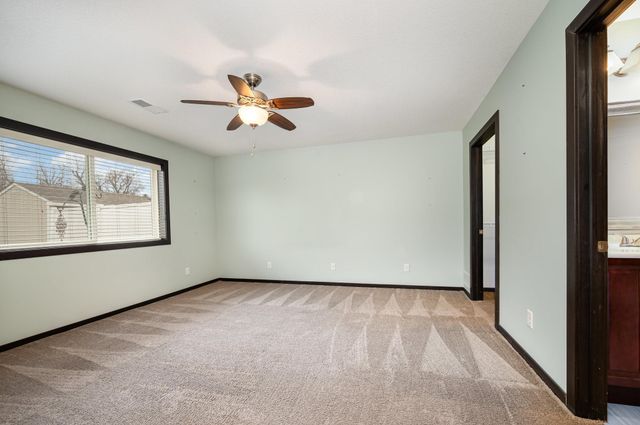 905 Wencel Avenue NE, New Prague, MN 56071