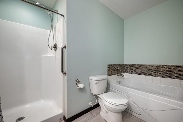 905 Wencel Avenue NE, New Prague, MN 56071