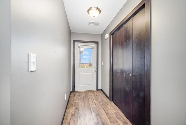 905 Wencel Avenue NE, New Prague, MN 56071