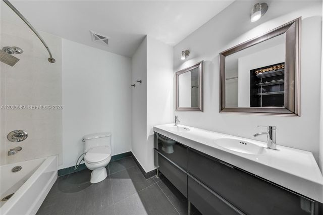 60 SW 13th St 4404, Miami, FL 33130