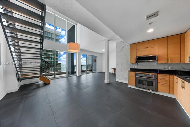 60 SW 13th St 4404, Miami, FL 33130