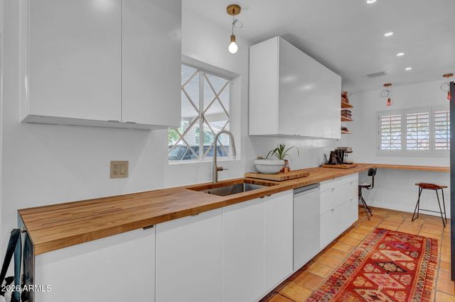 309 E KEIM Drive, Phoenix, AZ 85012