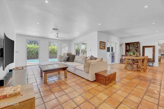 309 E KEIM Drive, Phoenix, AZ 85012