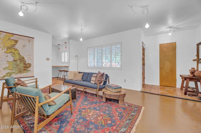 309 E KEIM Drive, Phoenix, AZ 85012