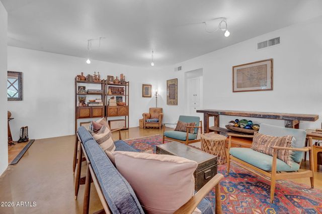309 E KEIM Drive, Phoenix, AZ 85012