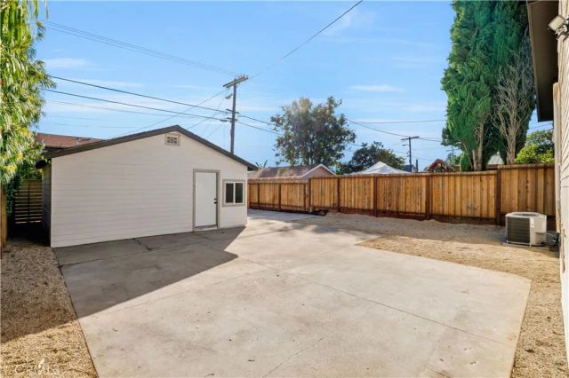 5670 Hub Street, Los Angeles, CA 90042