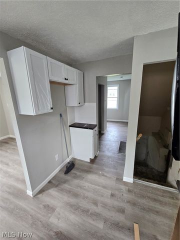 4285 E 162nd Street, Cleveland, OH 44128