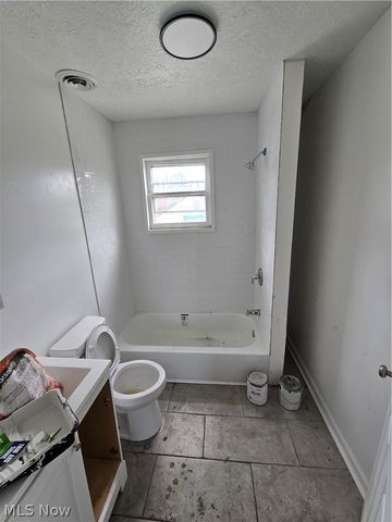 4285 E 162nd Street, Cleveland, OH 44128