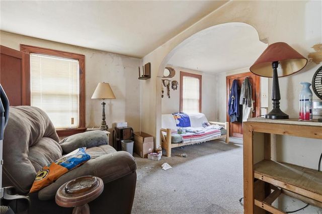 1209 S Spring Street, Independence, MO 64055