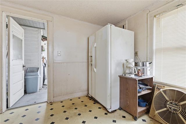 1209 S Spring Street, Independence, MO 64055