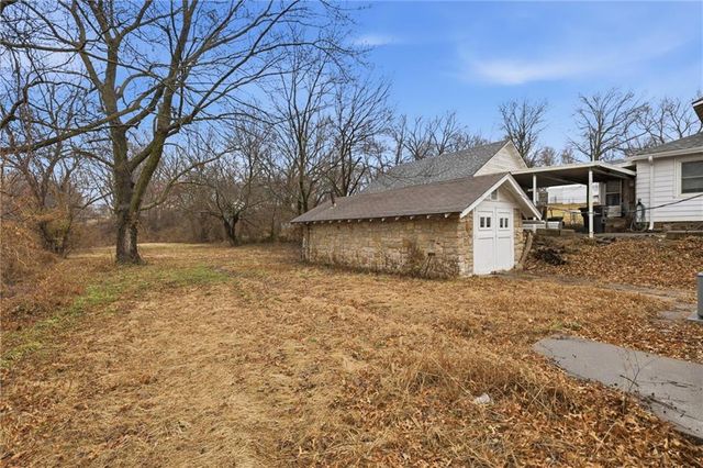 1209 S Spring Street, Independence, MO 64055