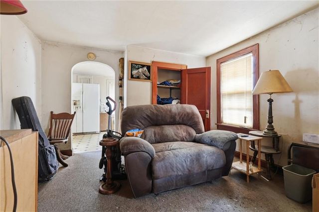 1209 S Spring Street, Independence, MO 64055