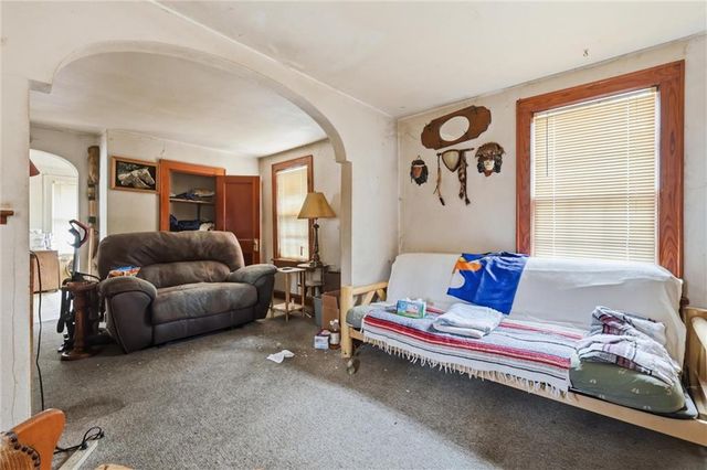 1209 S Spring Street, Independence, MO 64055