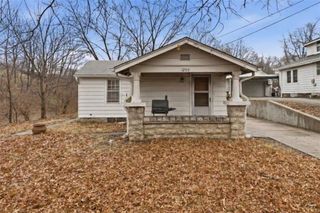 1209 S Spring Street, Independence, MO 64055
