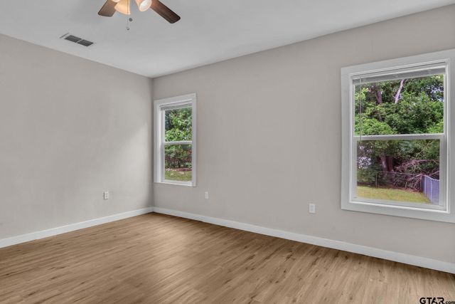 1409 N Carlyle Ave, Tyler, TX 75702